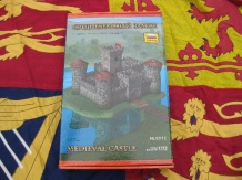 images/productimages/small/Medieval Stone Castle Zvezda 1;72 voor.jpg